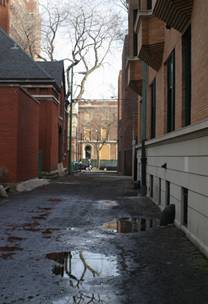 http://forgottenchicago.com/pics/woodp/astoralley.jpg